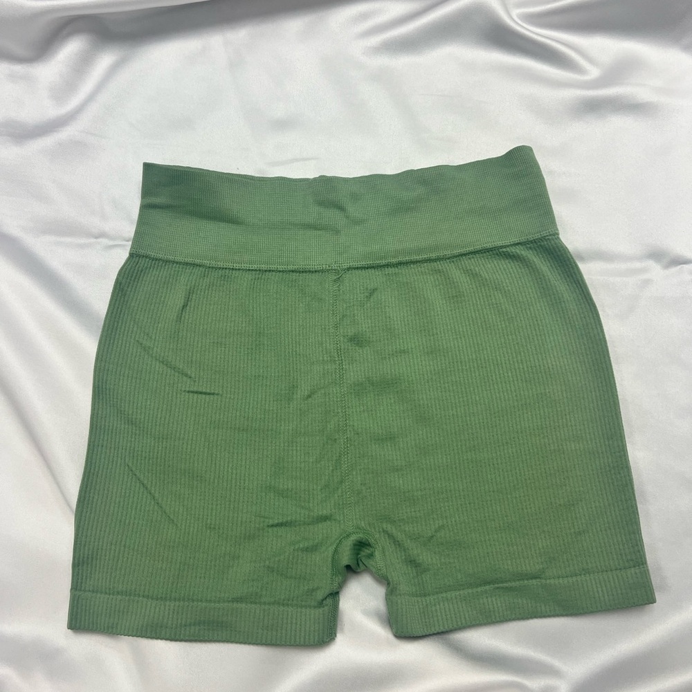 Size medium green shorts Kohl’s athletic brand